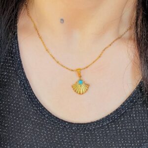 Photo 6046398244721904158 y