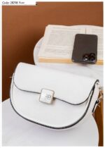 Photo 6048895824042855590 y