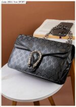 Photo 6048895824042855624 y