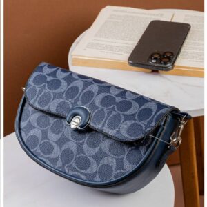 Photo 6048895824042855635 y