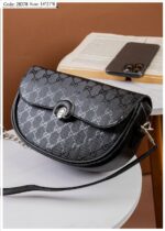 Photo 6048895824042855638 y