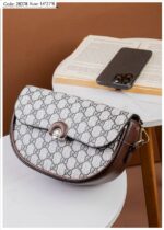 Photo 6048895824042855643 y