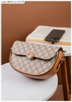 Photo 6048895824042855645 y