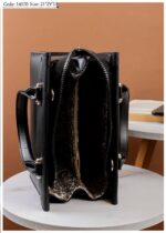 Photo 6048895824042855654 y