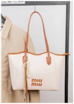 Photo 6048895824042855662 y