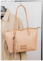 Photo 6048895824042855664 y