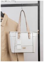 Photo 6048895824042855698 y