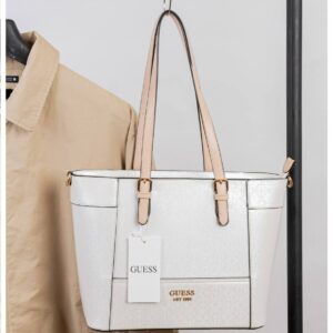 Photo 6048895824042855698 y