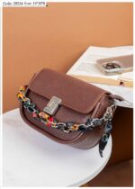 Photo 6048895824042855744 y