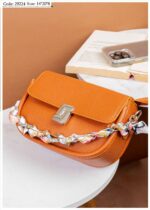 Photo 6048895824042855745 y