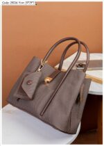 Photo 6048895824042855763 y