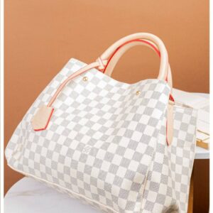 Photo 6048895824042855771 y