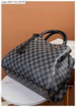 Photo 6048895824042855773 y