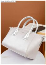 Photo 6048895824042855794 y