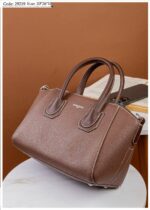 Photo 6048895824042855795 y