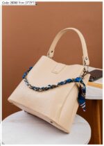 Photo 6048895824042855812 y