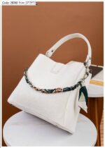 Photo 6048895824042855816 y