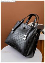 Photo 6048895824042855820 y