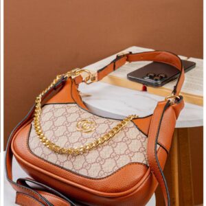 Photo 6048895824042855856 y