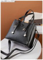 Photo 6048895824042855883 y