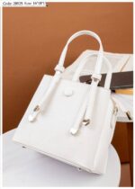 Photo 6048895824042855885 y