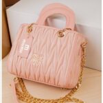 Photo 5780425024756976788 y