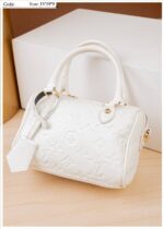 Photo 5780425024756976792 y