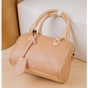 Photo 5780425024756976794 y