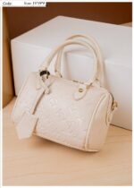 Photo 5780425024756976799 y