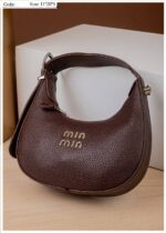 Photo 5780425024756976802 y