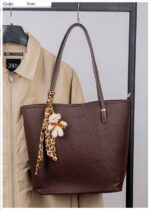 Photo 5780425024756976853 y