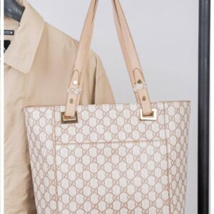 Photo 5780425024756976863 y