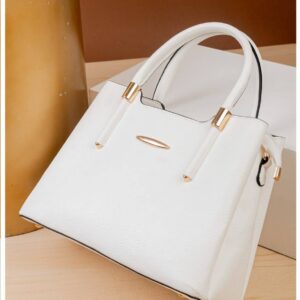 Photo 5780425024756976872 y