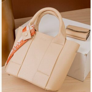 Photo 5780425024756976885 y