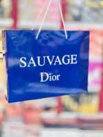 Photo 5789794835211861566 y