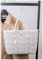 Photo 5803169303245819001 y