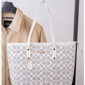 Photo 5803169303245819001 y