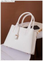 Photo 5803169303245819038 y