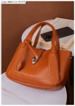 Photo 5803383424545393652 y