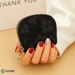 Photo 5954244777878874753 y