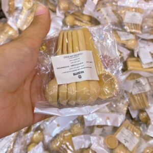 Photo 5996938453608156333 y