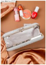 Photo 6048895824042855495 y