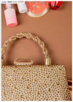 Photo 6048895824042855517 y