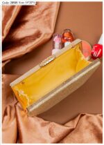 Photo 6048895824042855540 y